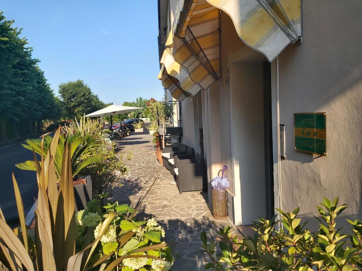 Hotel La Passeggiata Десенцано дел Гарда Екстериор снимка