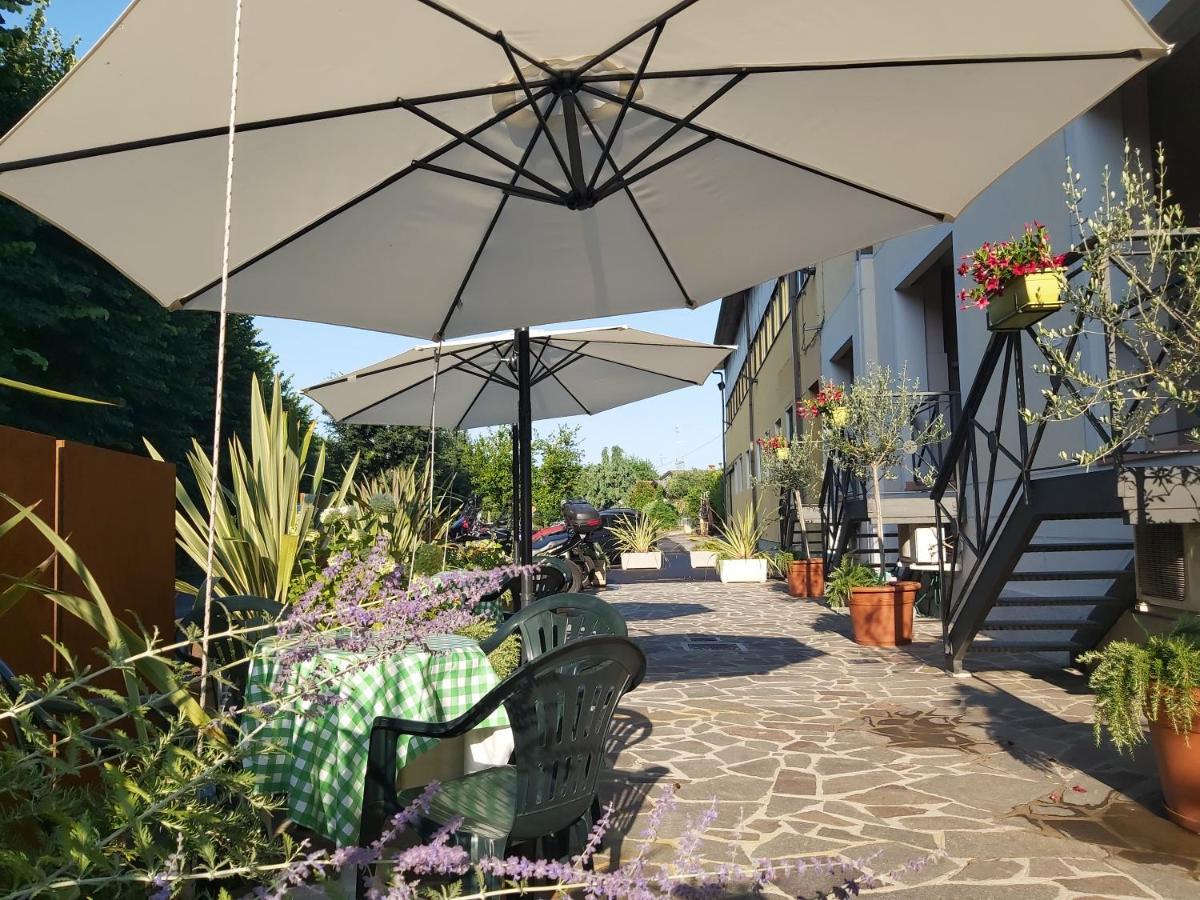 Hotel La Passeggiata Десенцано дел Гарда Екстериор снимка