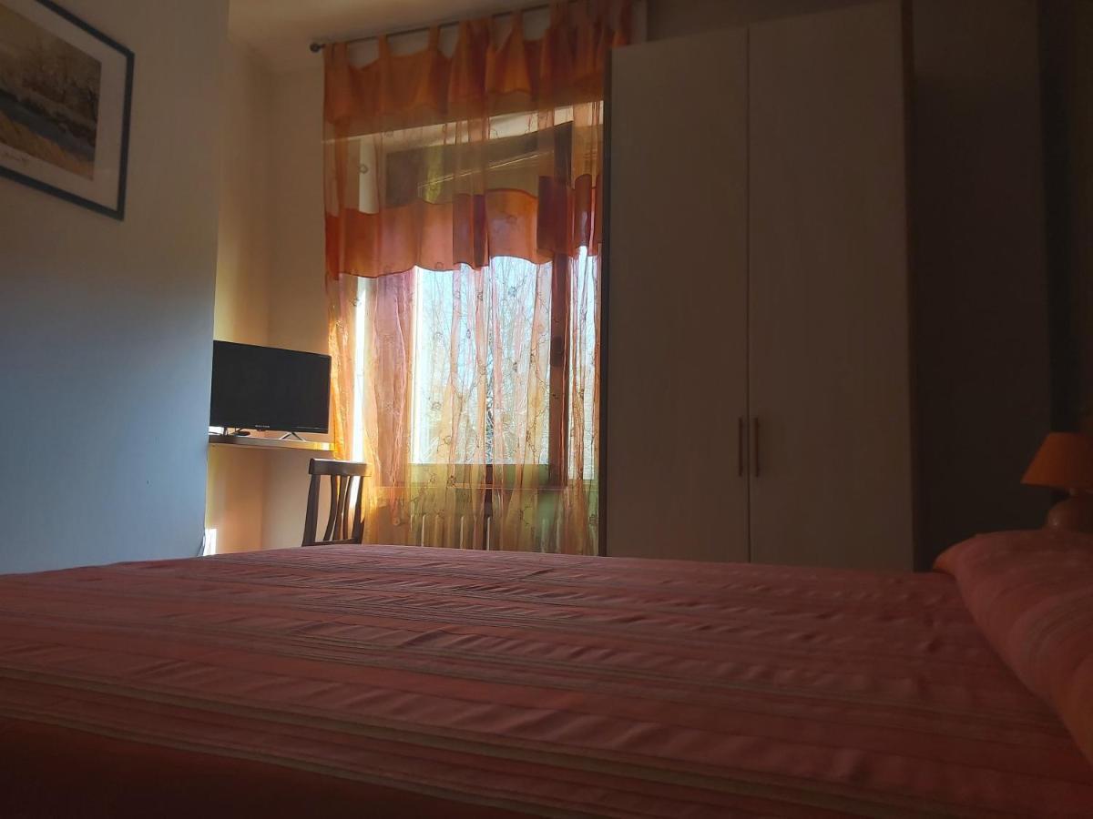 Hotel La Passeggiata Десенцано дел Гарда Екстериор снимка