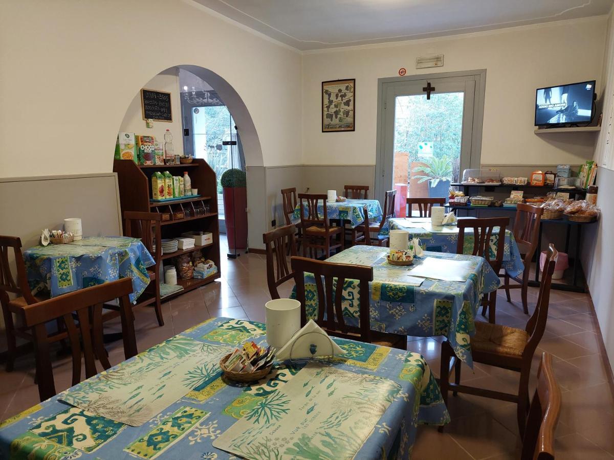 Hotel La Passeggiata Десенцано дел Гарда Екстериор снимка