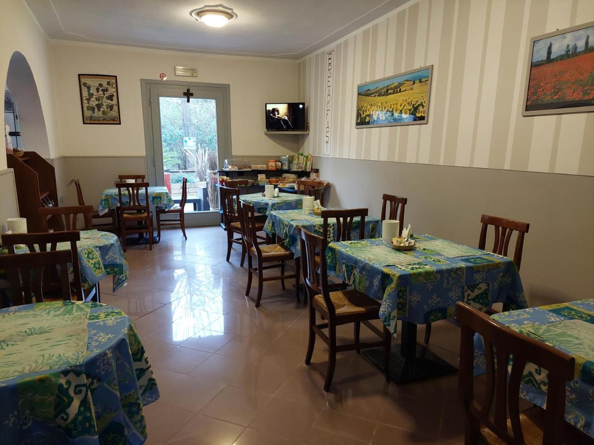 Hotel La Passeggiata Десенцано дел Гарда Екстериор снимка