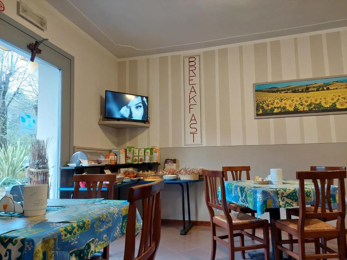 Hotel La Passeggiata Десенцано дел Гарда Екстериор снимка