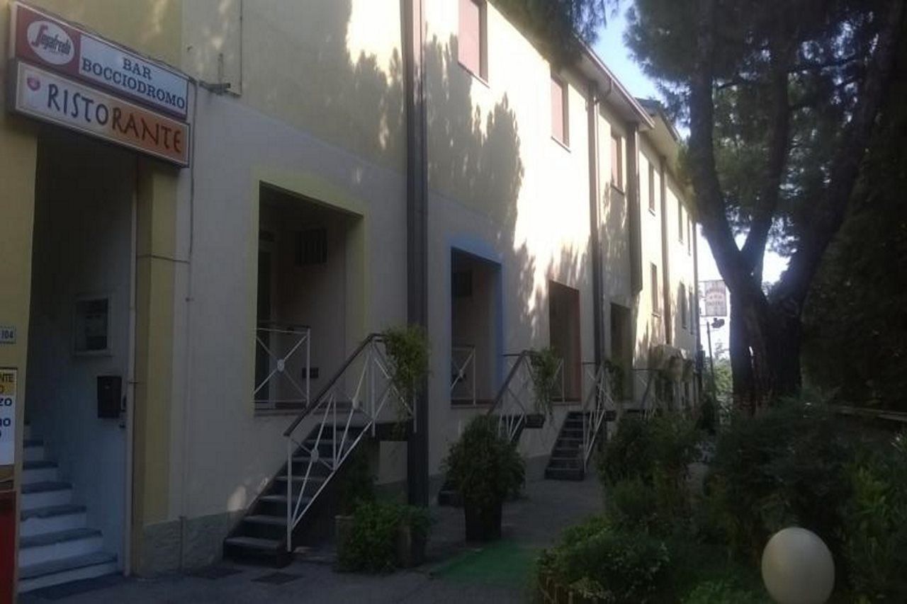 Hotel La Passeggiata Десенцано дел Гарда Екстериор снимка