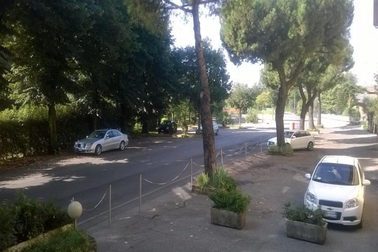 Hotel La Passeggiata Десенцано дел Гарда Екстериор снимка