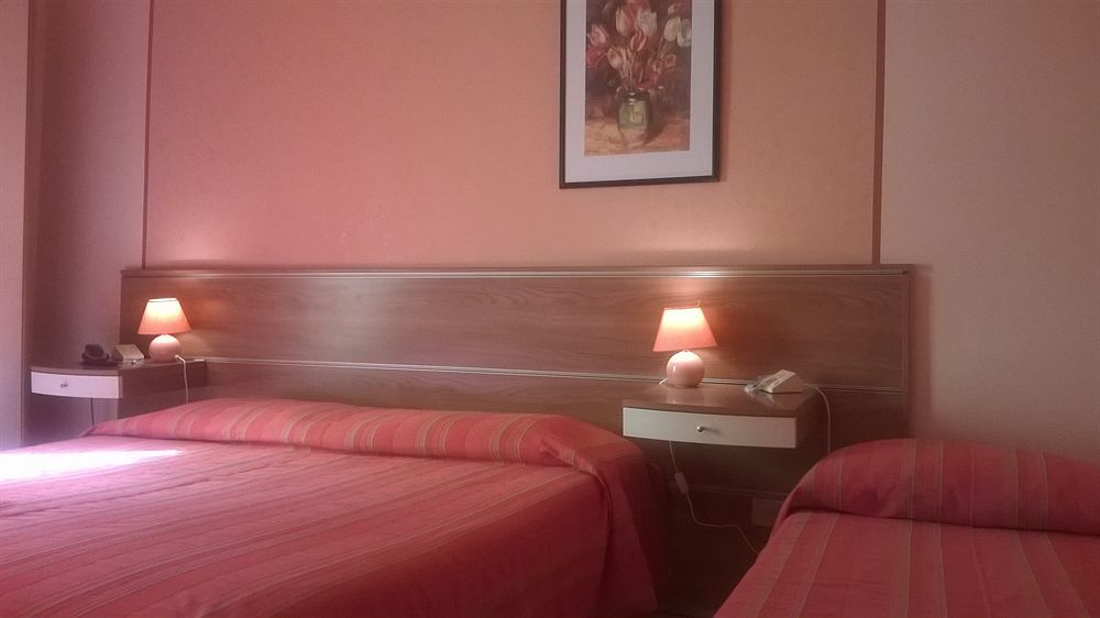 Hotel La Passeggiata Десенцано дел Гарда Екстериор снимка