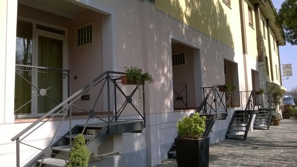 Hotel La Passeggiata Десенцано дел Гарда Екстериор снимка